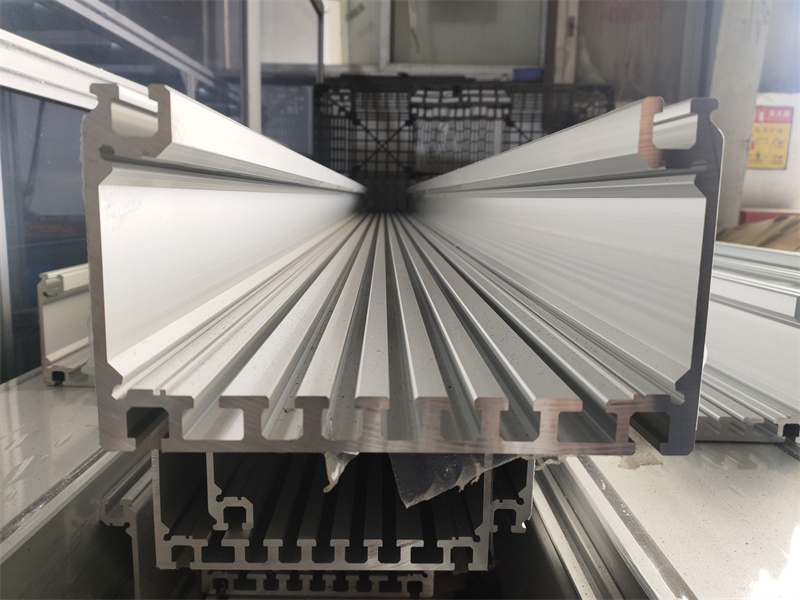 草莓视频APP在线下载挤压开模定制