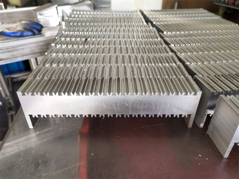 草莓视频APP在线下载电子散热器55*30