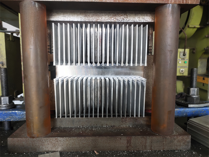 草莓视频APP在线下载LED散热器