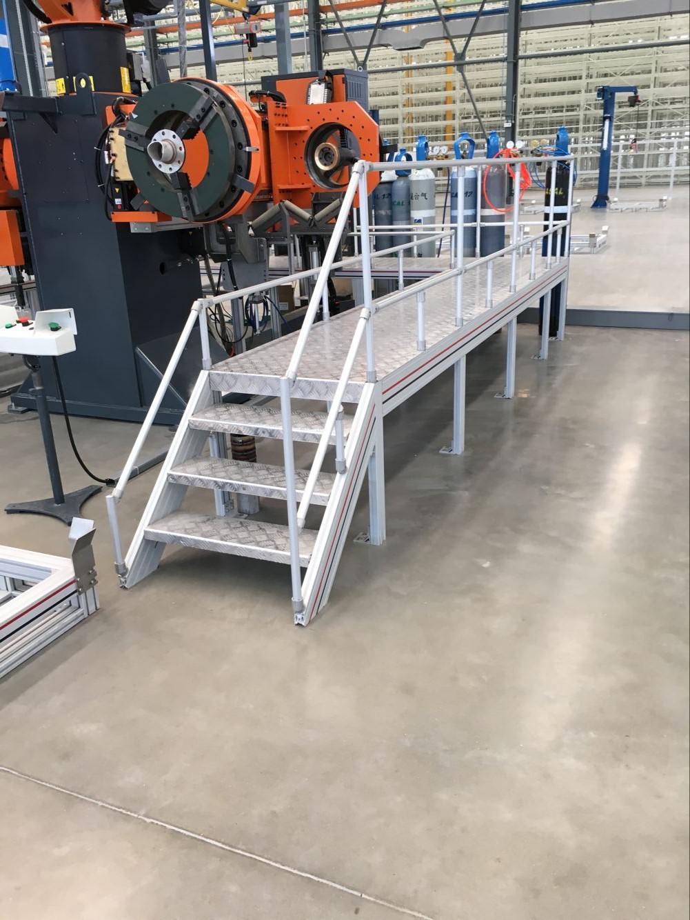 草莓视频APP在线下载登高梯护栏